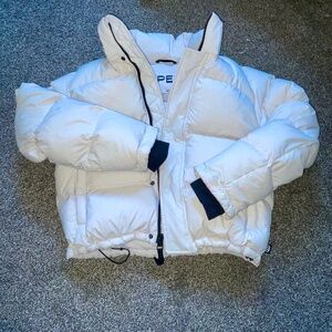 Aritzia SUPER PUFF, size M, Color Matte Pearl